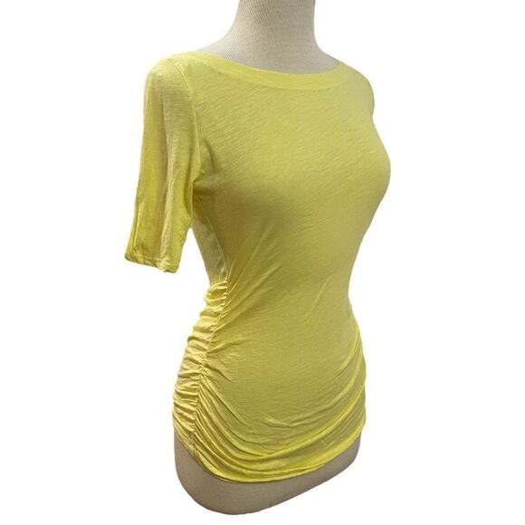 Soho Jeans New York & Company XS Yellow Short Sleeve T-Shirt Tee Ruched Sides - Picture 2 of 4